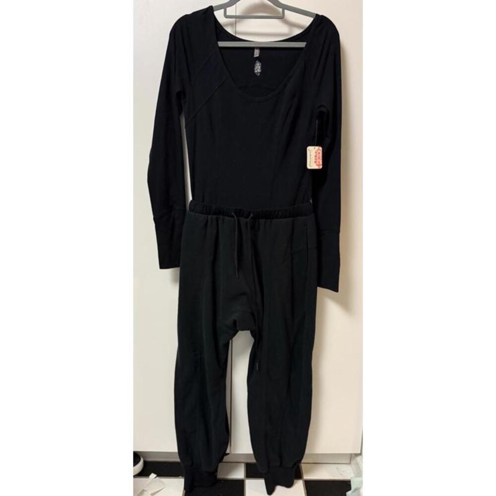 Free People FP Movement Make It Count Jumpsuit Black M Comfy Fleece NEW! $118 - Picture 2 of 9